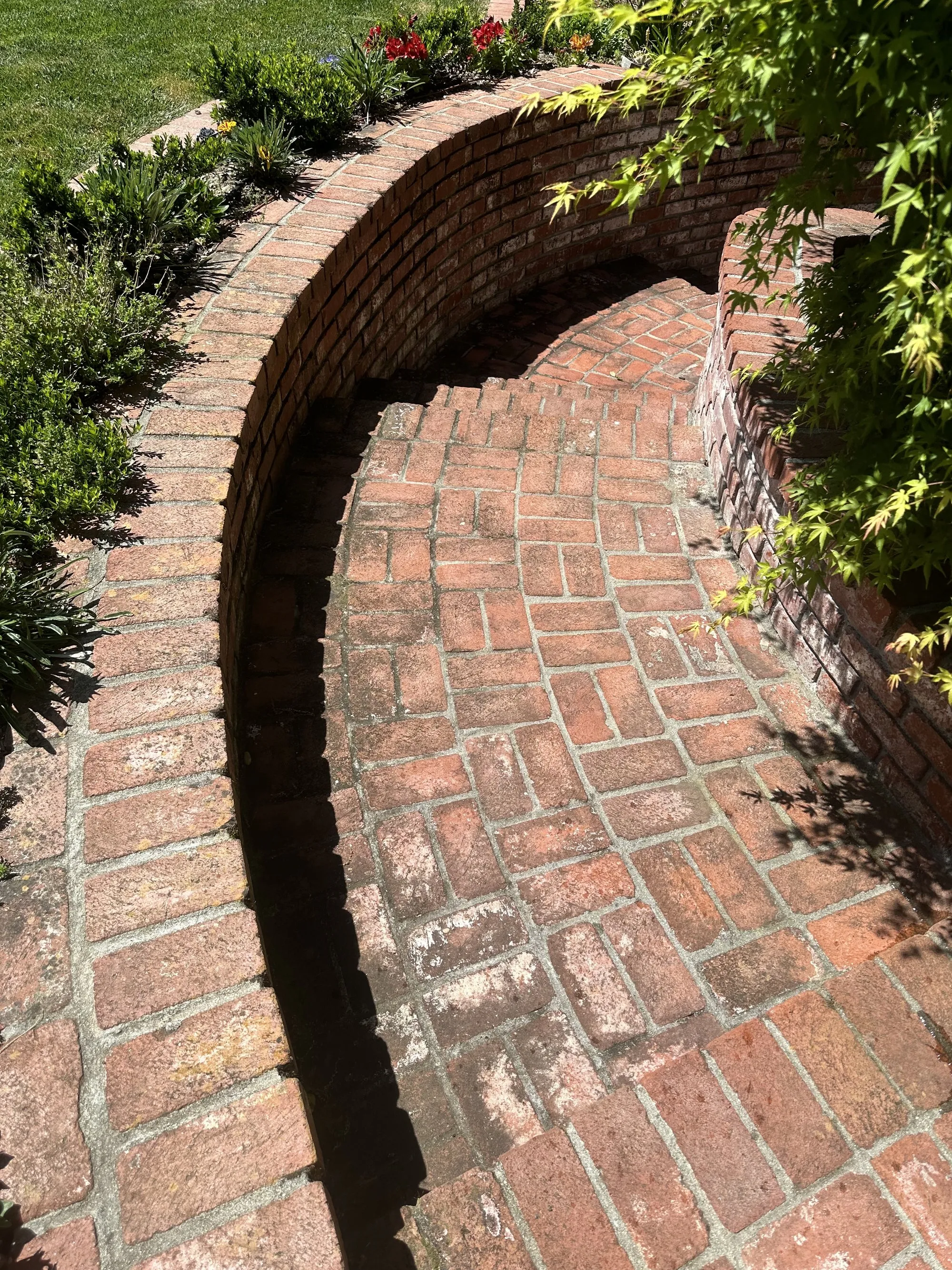 Brick planter