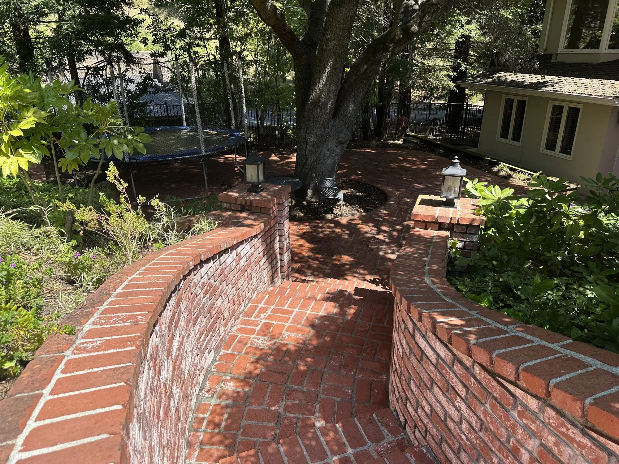 Brick planter