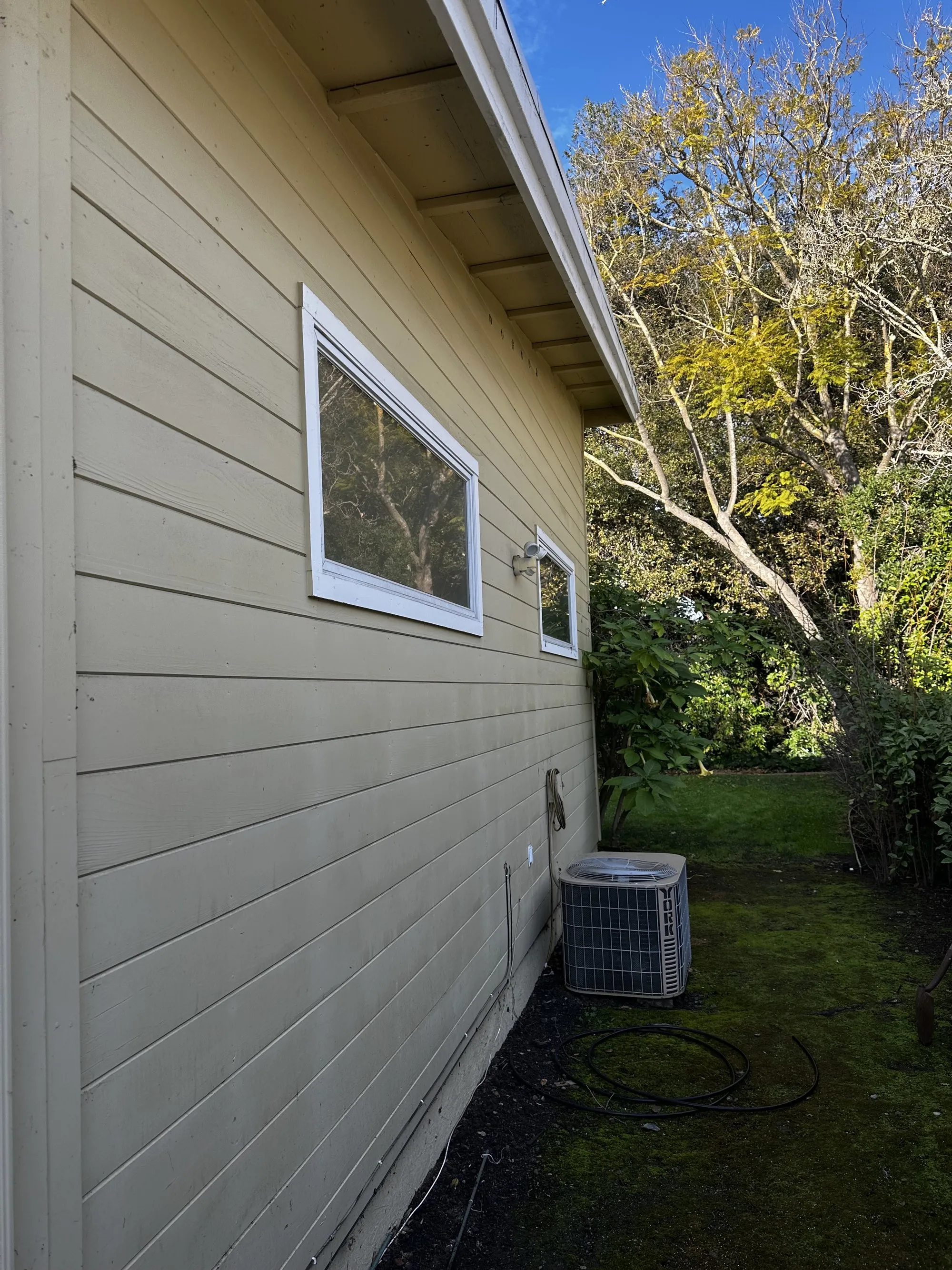 Siding eaves