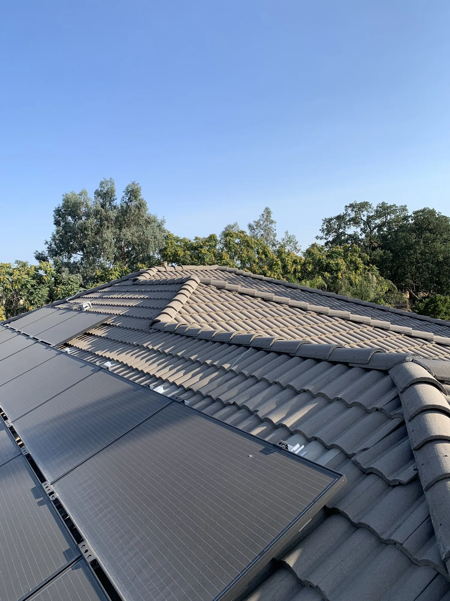 Solar tile roof clean
